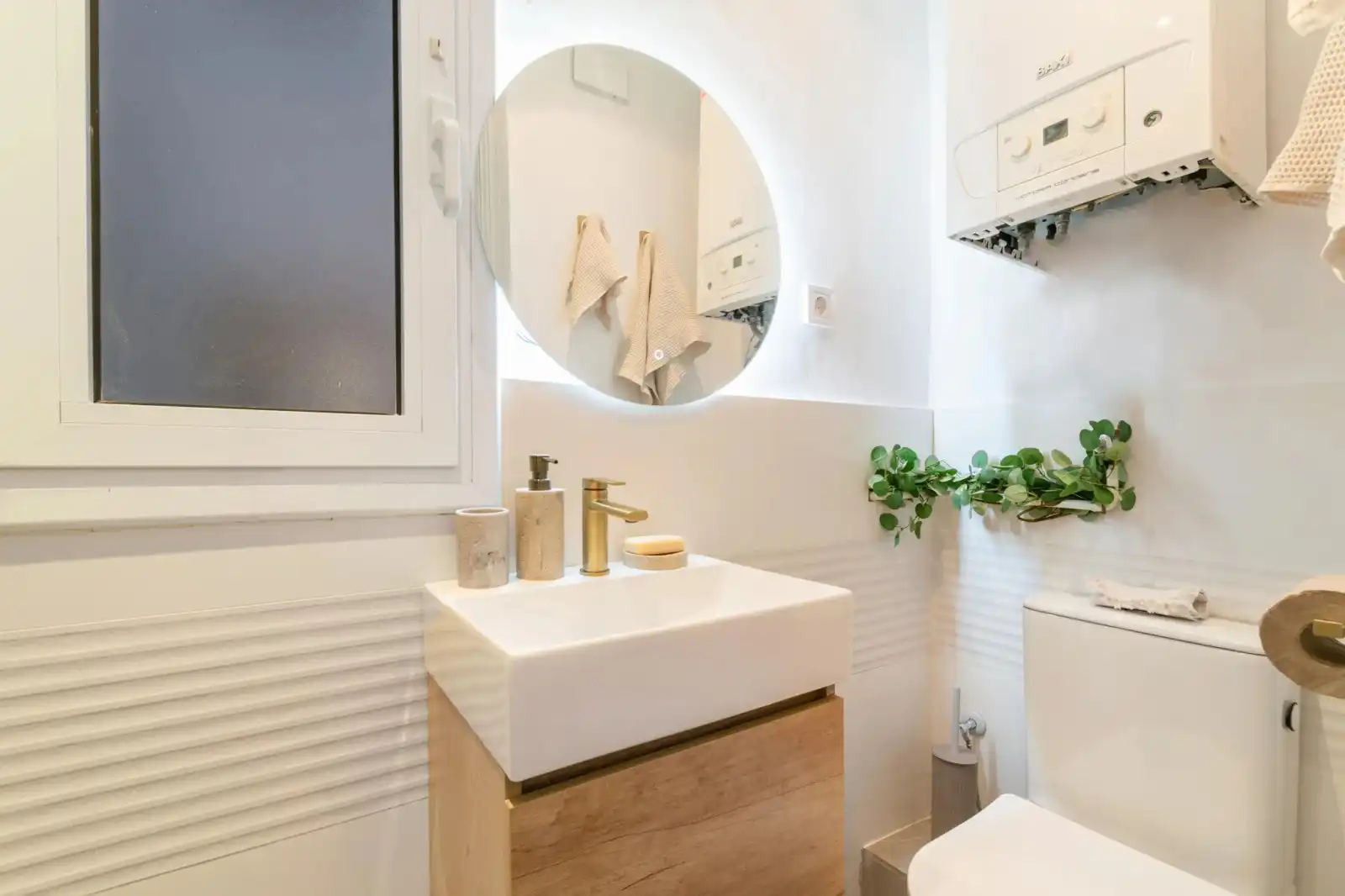 Bathroom of Flat for share in Sants - Montjuïc
