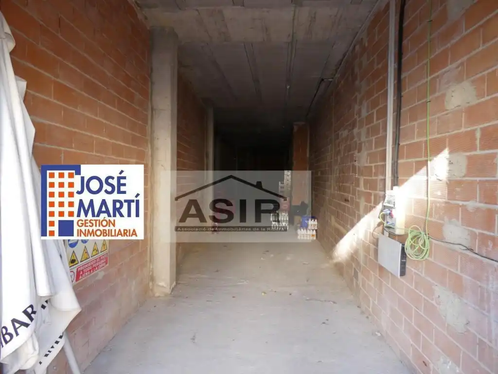 Business premises for sale in Casc Urbà, imagen 2