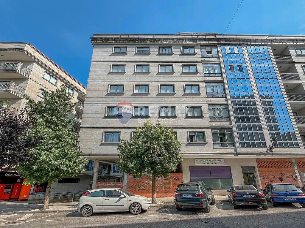 Vista exterior de Apartamento en venta en Ponteareas con Calefacción, Parquet y Trastero