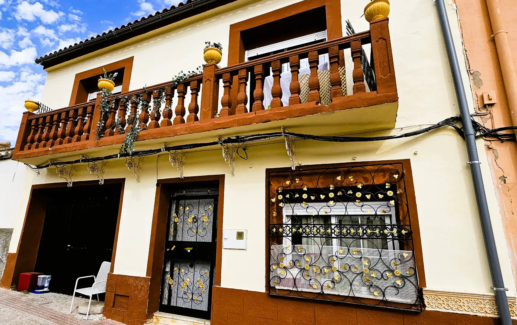 Vista exterior de Casa adosada en venta en Totana con Terraza, Trastero y Amueblado