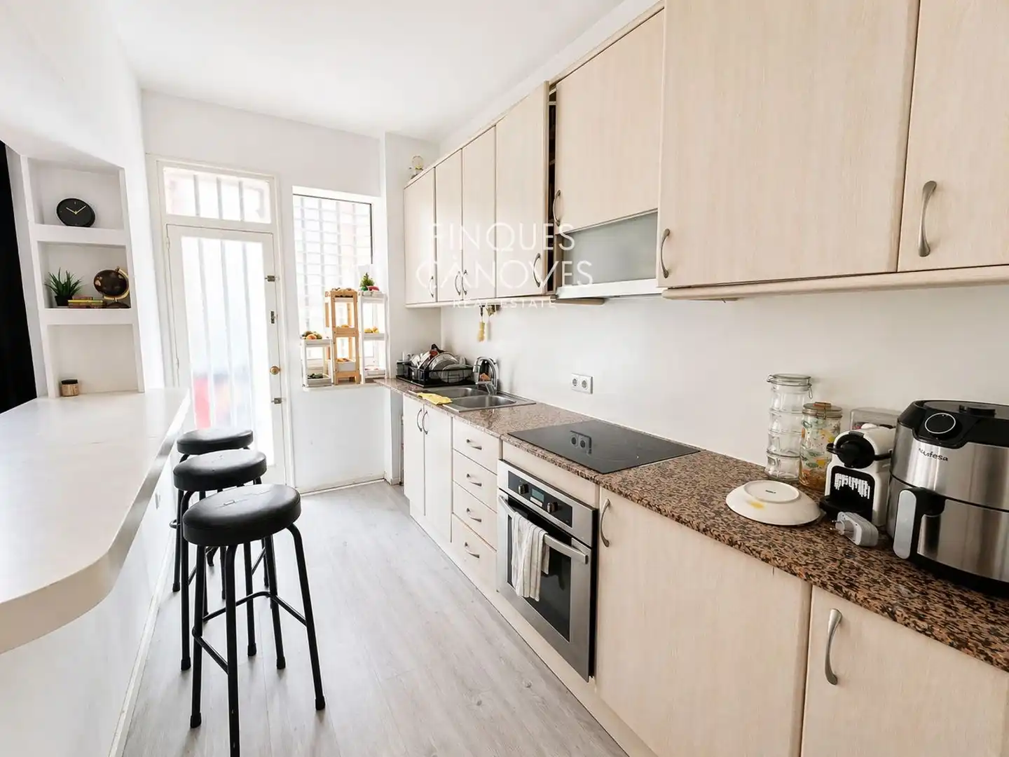 Cuina de Pis en venda en Salt amb Calefacció, Parquet i Terrassa