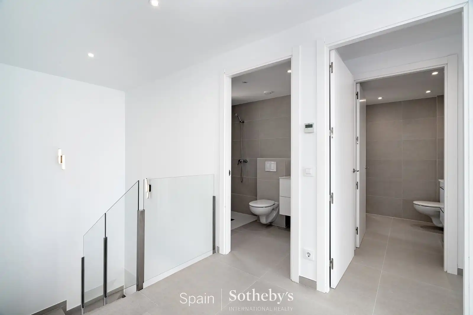 Casa pareada con piscina en venta en Carrer Requesens, imagen 17