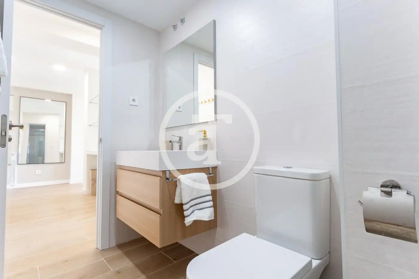 Bathroom of Flat for rent in Madrid  with Heating, Furnished and Oven