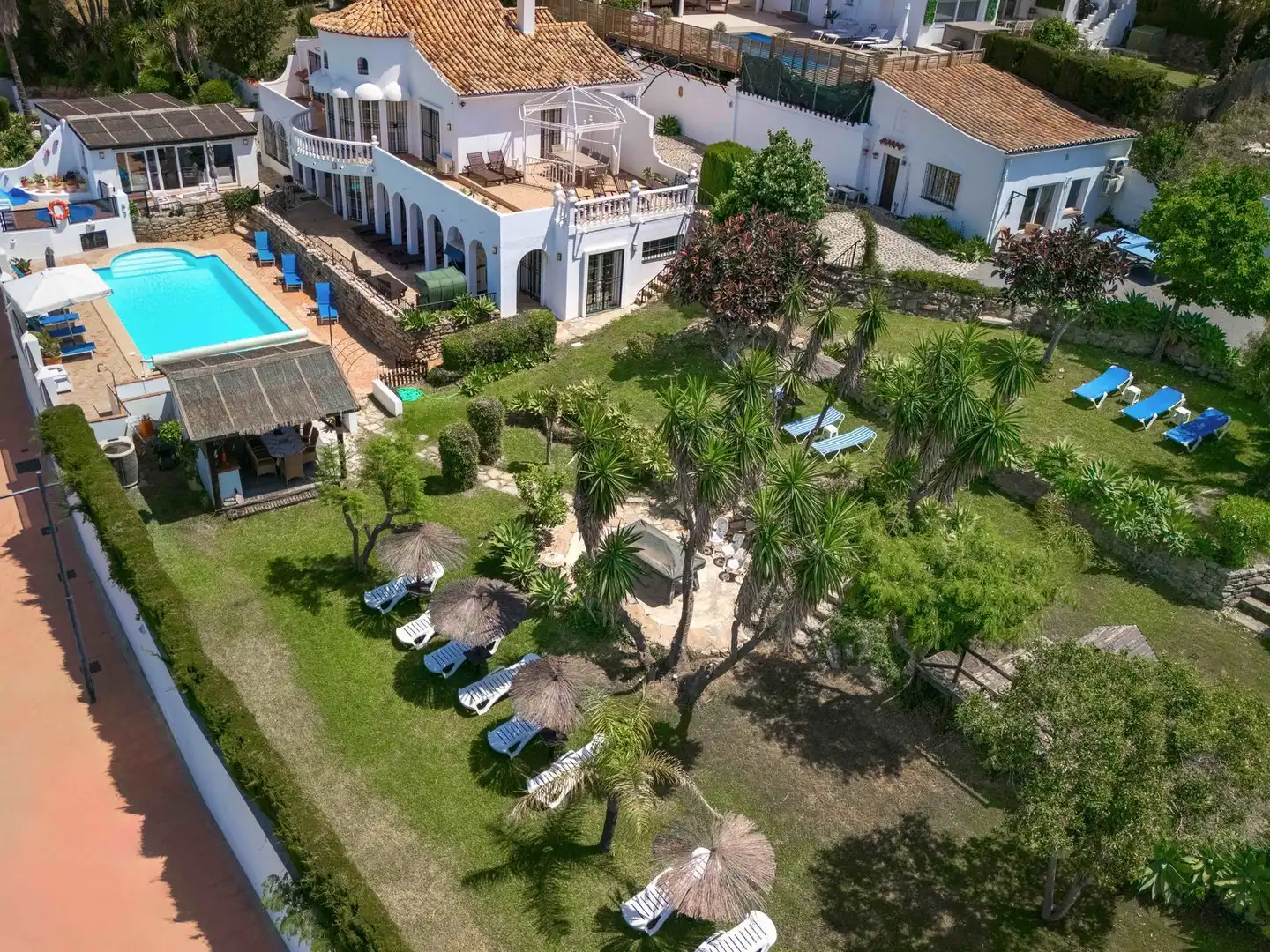 Jardí de Casa adosada en venda en Estepona amb Aire condicionat, Terrassa i Traster