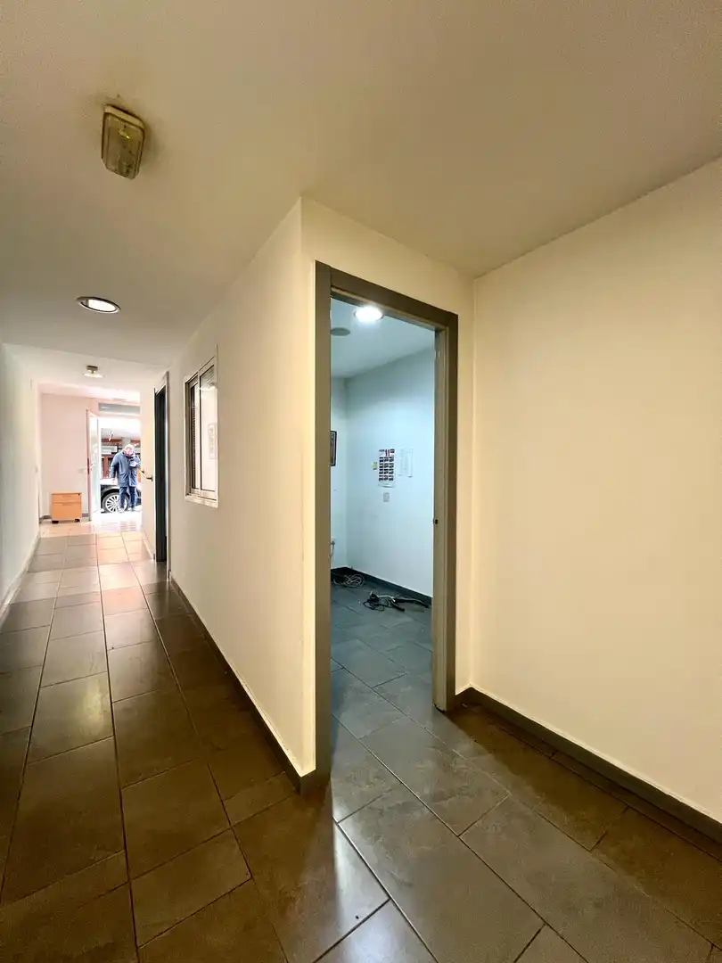 Büro zur Miete in Carrer de Llorens i Barba, El Baix Guinardó