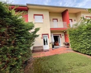 Jardí de Casa adosada en venda en Cerezo de Río Tirón amb Terrassa