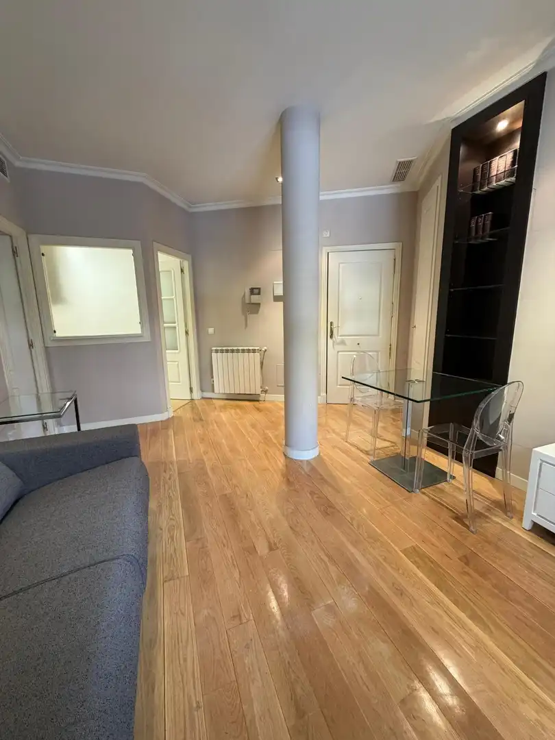 Wohnung zur Miete in Madrid mit Klimaanlage, Heizung und Parkett
