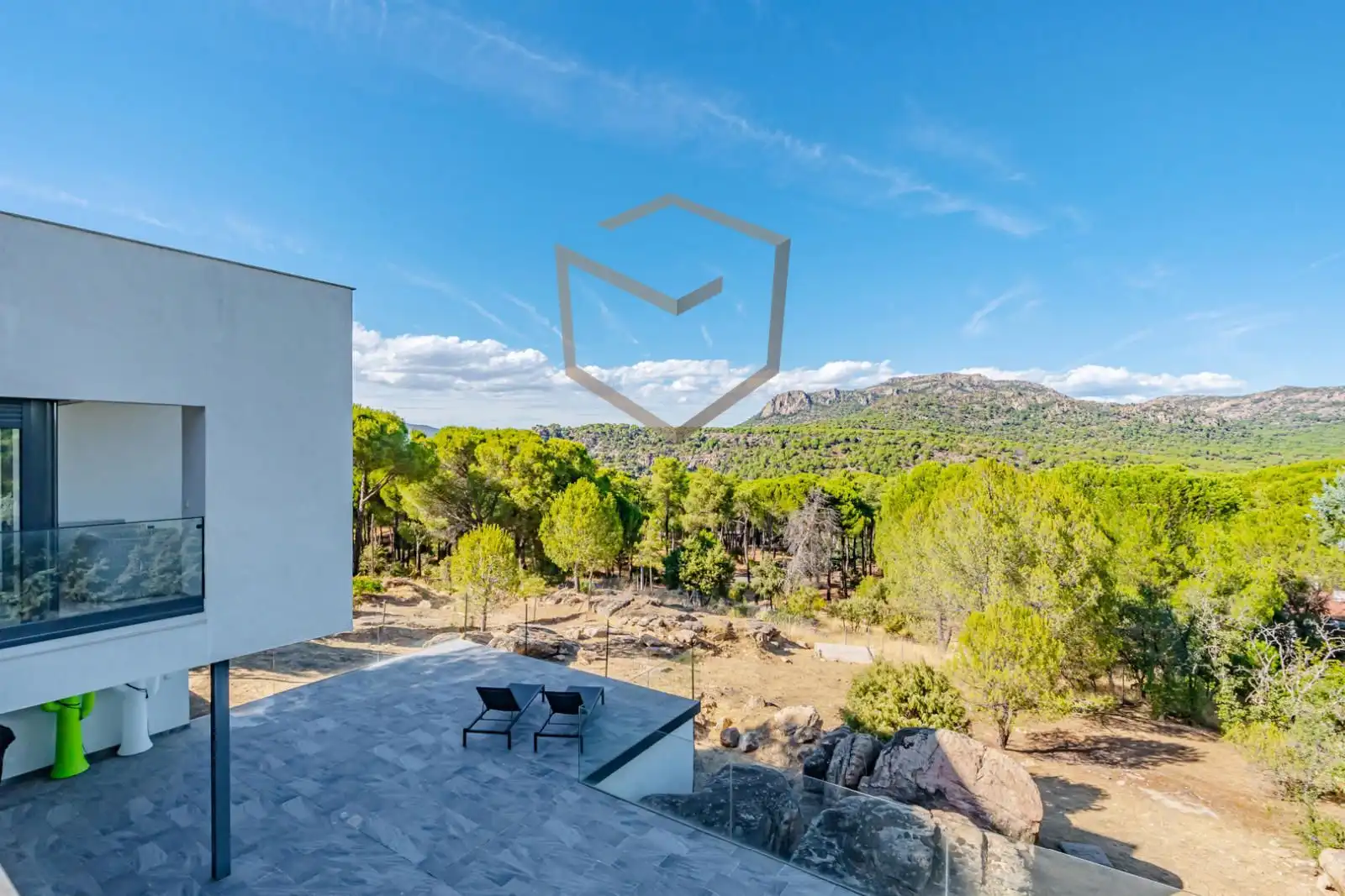Vista exterior de Casa o xalet en venda en San Martín de Valdeiglesias amb Calefacció, Terrassa i Traster