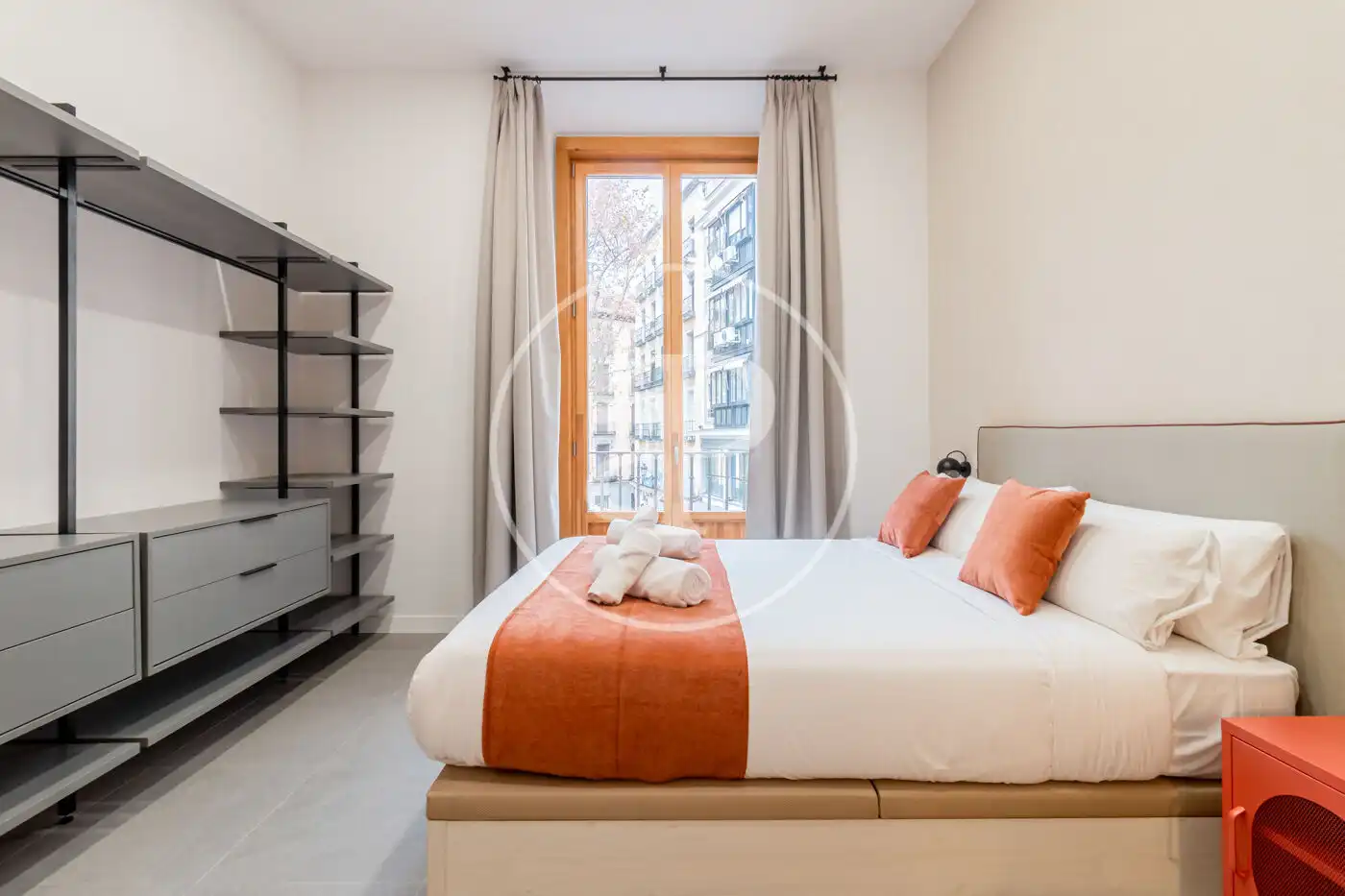 Schlafzimmer von Wohnung zur Miete in Madrid mit Klimaanlage, Heizung und Möbliert