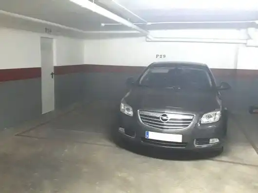 Parking of Garage for rent in Alberic