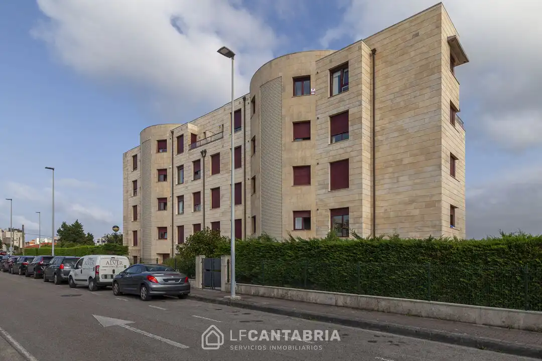 Piso con piscina en venta en Calle Clara Campoamor