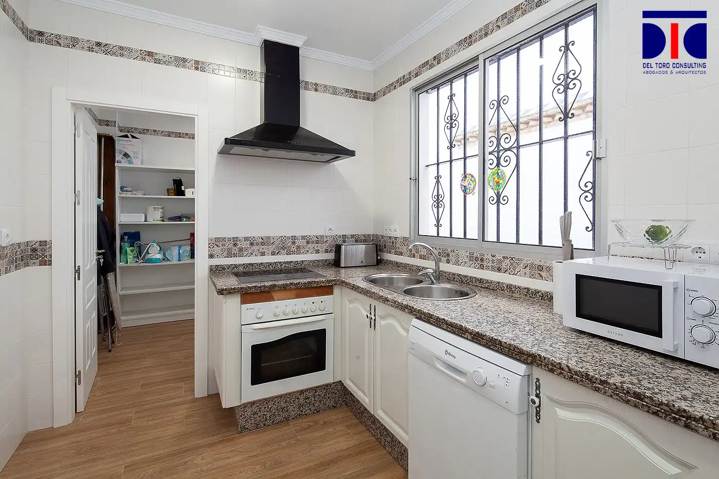 Kitchen of Detached homes for sale in Sevilla  with Air Conditioner, Heating and Furnished