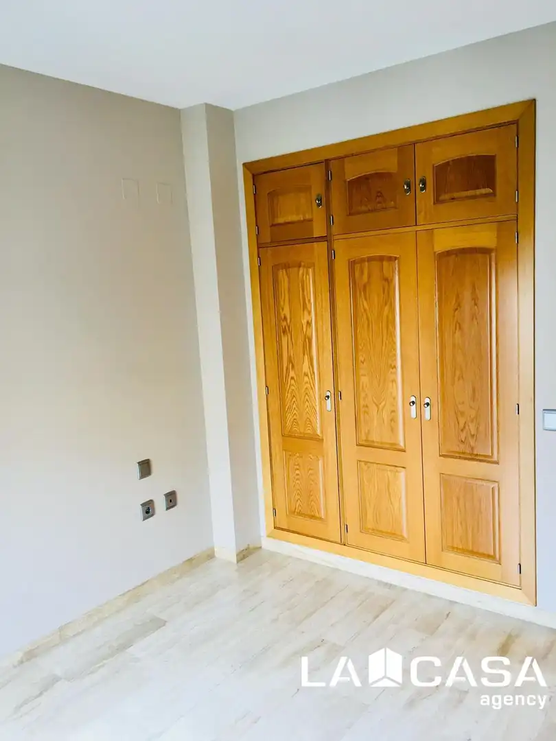 Wohnung zur Miete in Calle BOTICA, Arenal - La Pólvora