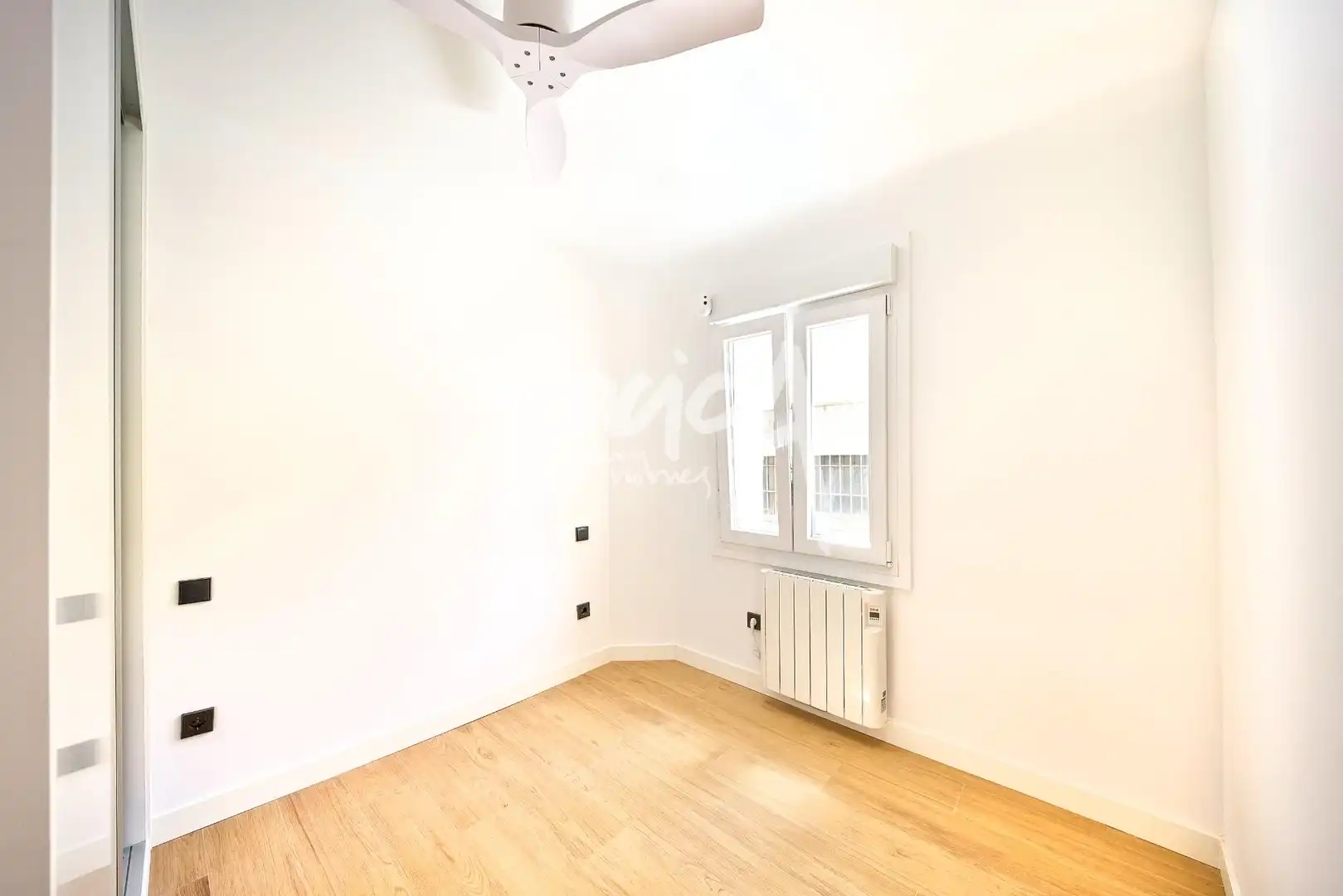 Schlafzimmer von Erdgeschoss zur Miete in Madrid mit Heizung und Alarm