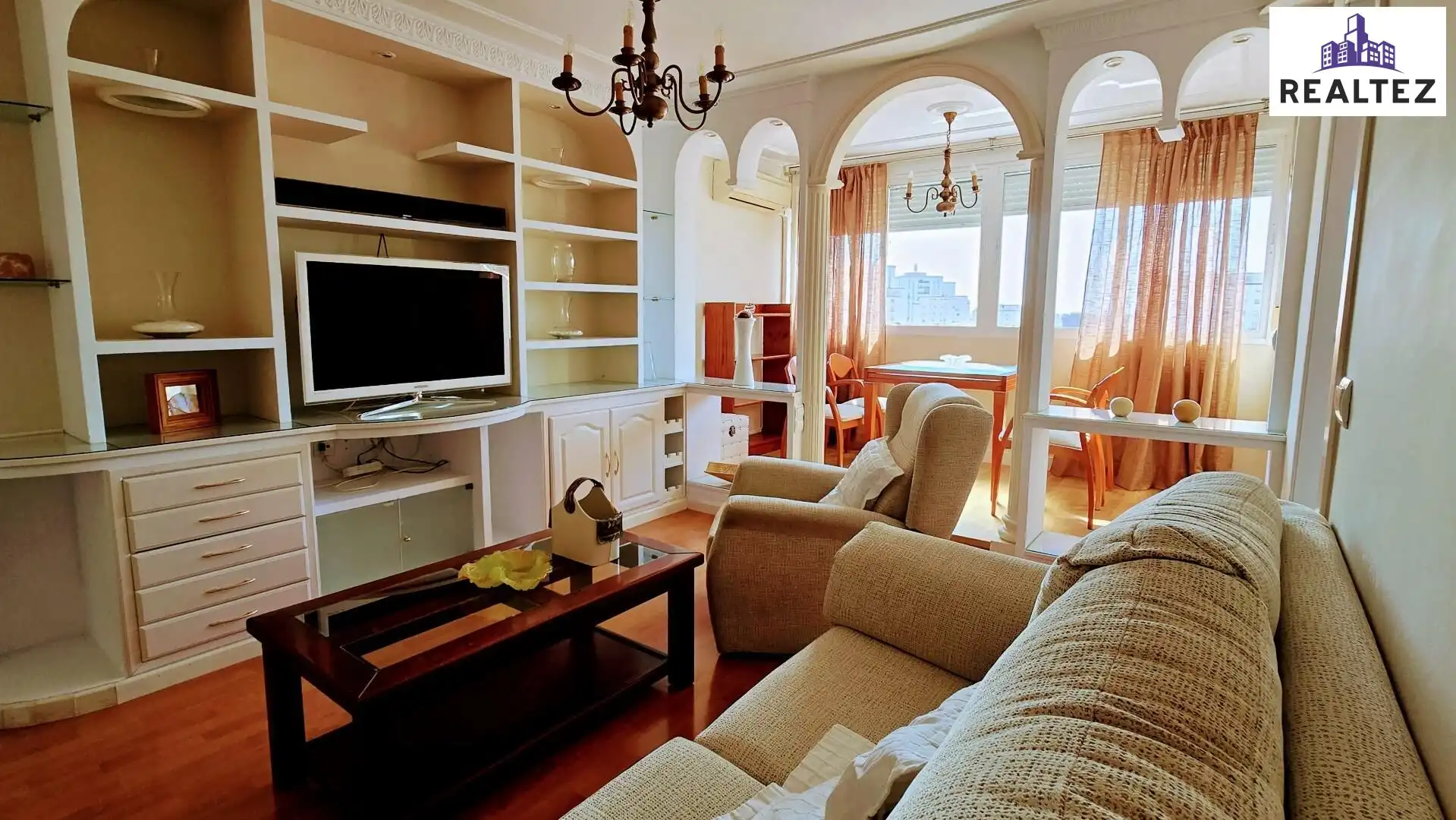 Living room of Flat for rent in Jerez de la Frontera  with Air Conditioner, Heating and Parquet flooring