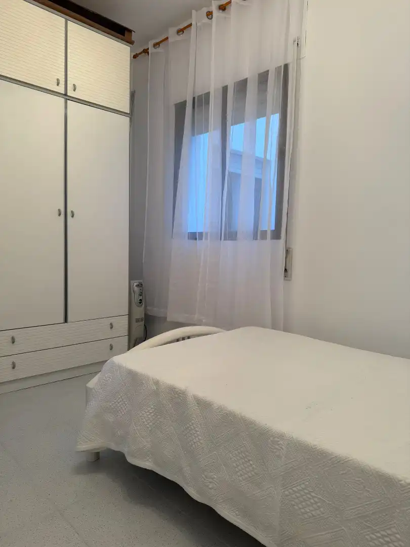 Habitación de Piso en venta en Castuera con Amueblado, Horno y Lavadora