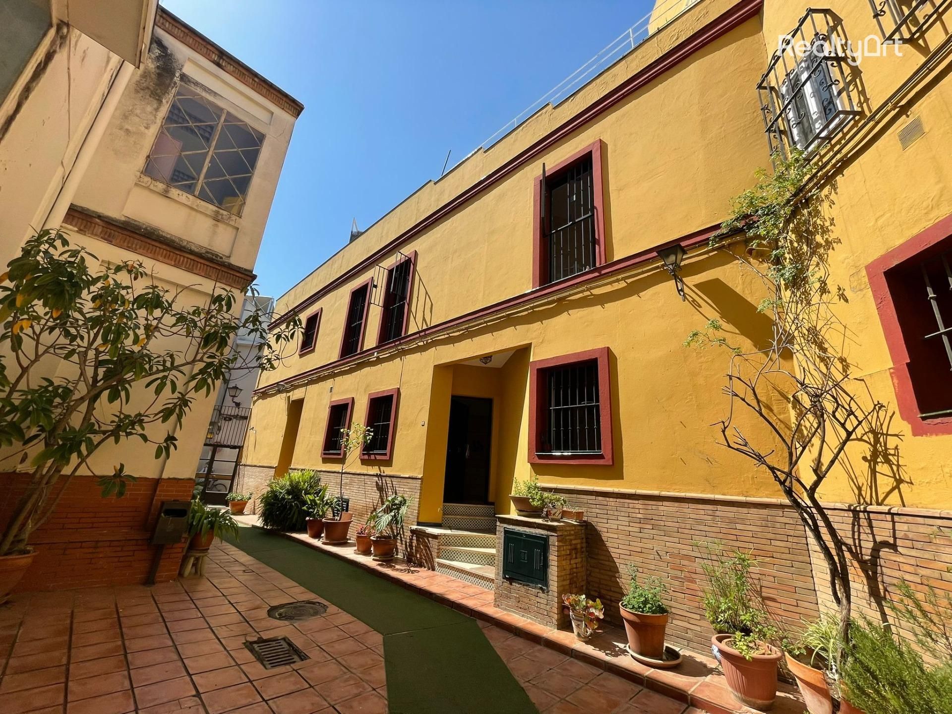 Vista exterior de Pis en venda en  Sevilla Capital amb Aire condicionat i Moblat