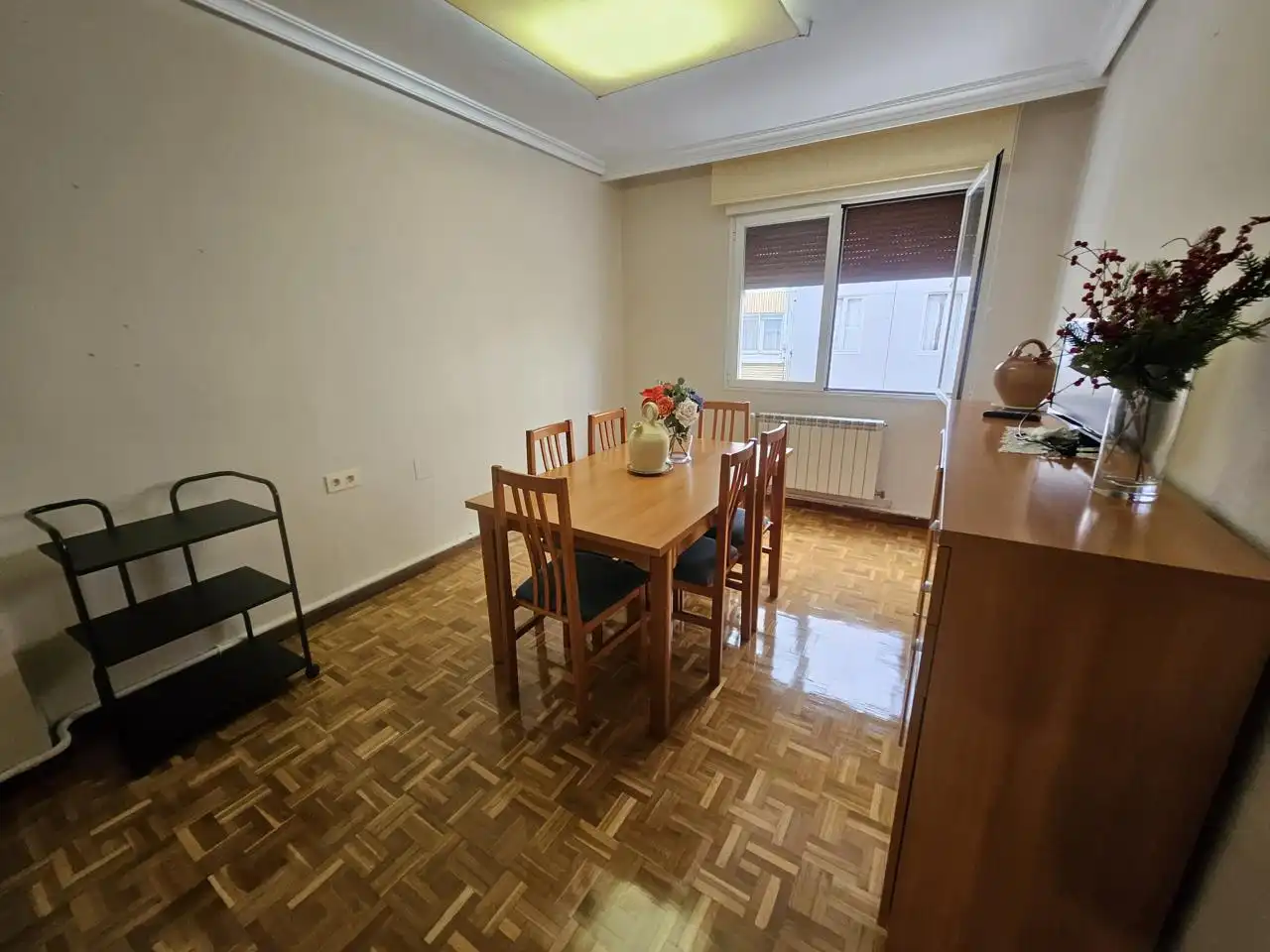 Menjador de Pis en venda en Burlada / Burlata amb Aire condicionat, Calefacció i Parquet