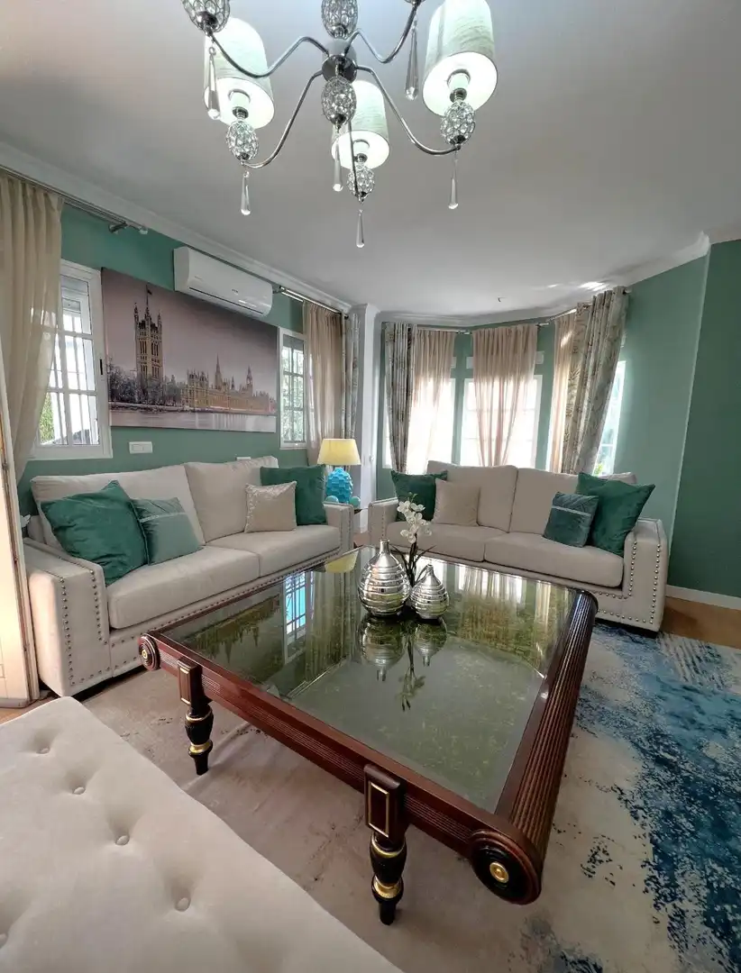 Sala de estar de Casa o chalet en venta en Estepona con Aire acondicionado, Jardín privado y Terraza