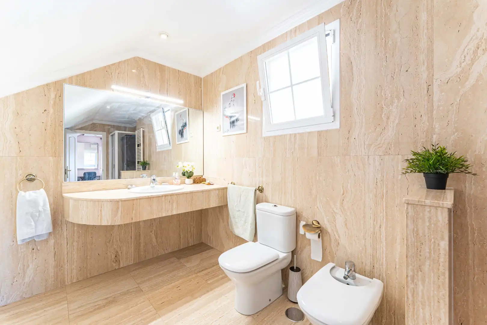 Baño de Casa adosada en venta en Torrelodones con Calefacción, Jardín privado y Terraza