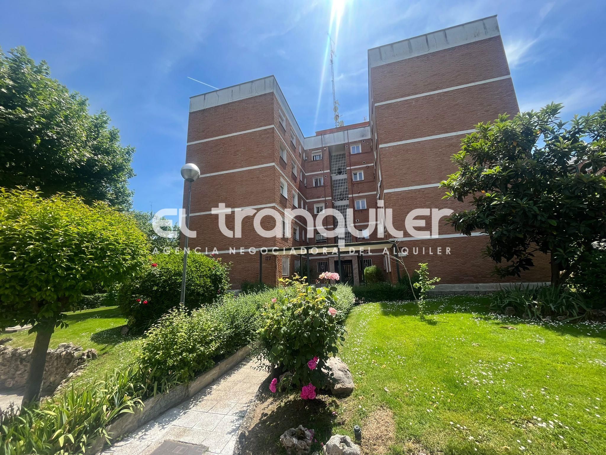 Exterior view of Flat to rent in  Madrid Capital  with Air Conditioner, Parquet flooring and Terrace