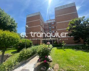 Exterior view of Flat to rent in  Madrid Capital  with Air Conditioner, Parquet flooring and Terrace
