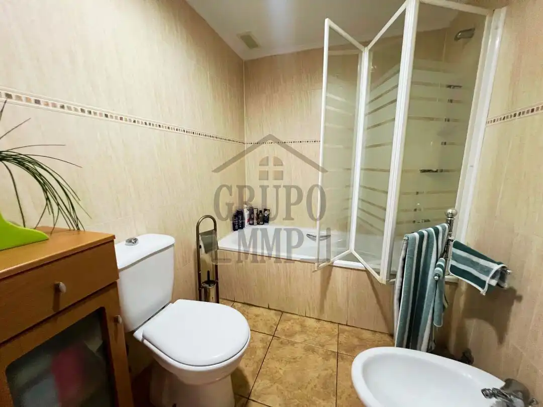 Bathroom of Flat for sale in Almazora / Almassora  with Air Conditioner, Heating and Storage room