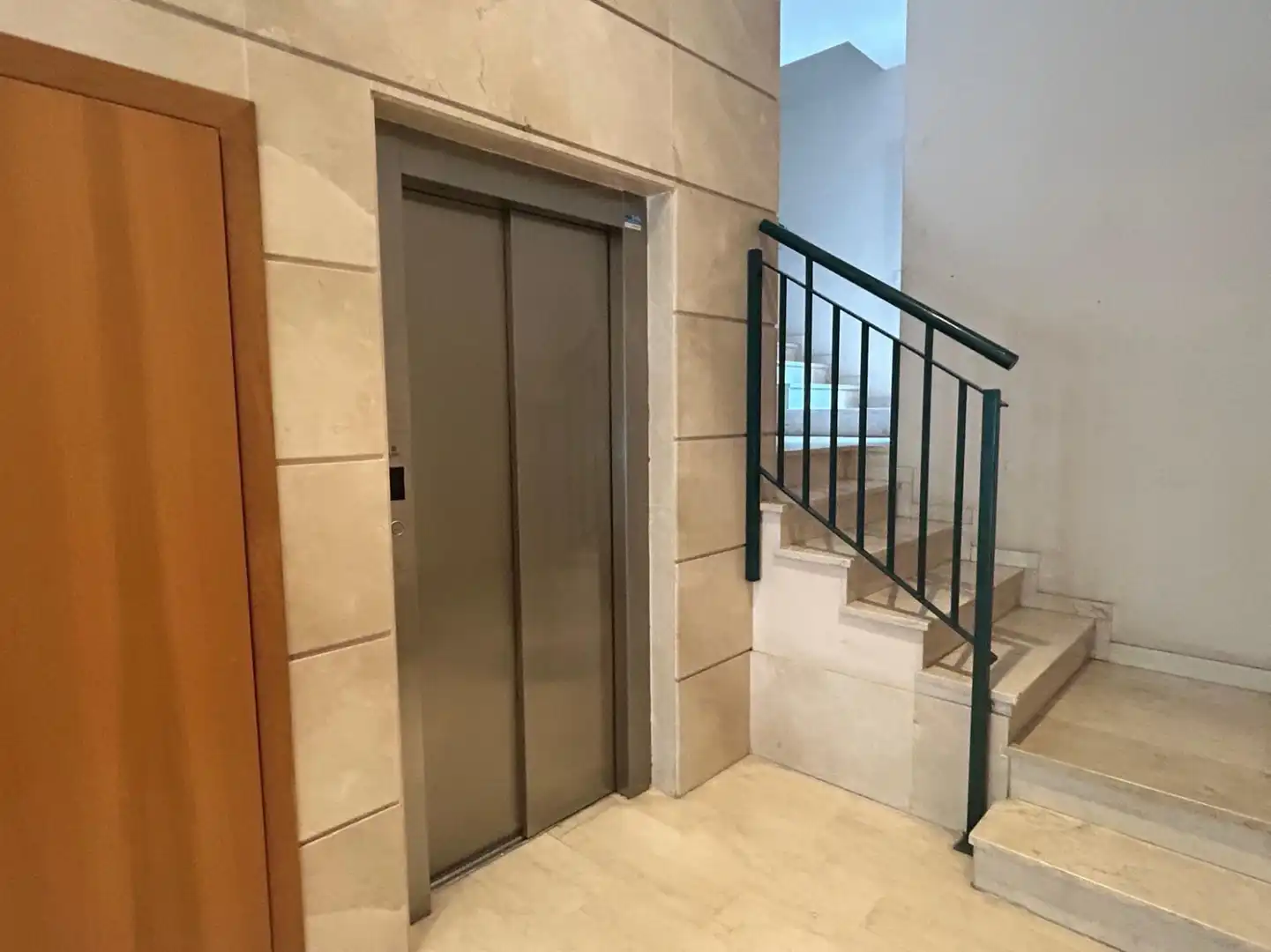Flat for sale in Silla  with Air Conditioner, Storage room and Swimming Pool