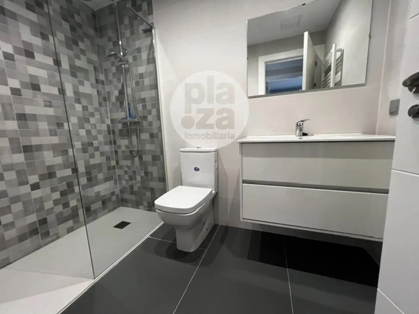 Bany de Pis en venda en Burgos amb Calefacció i Moblat