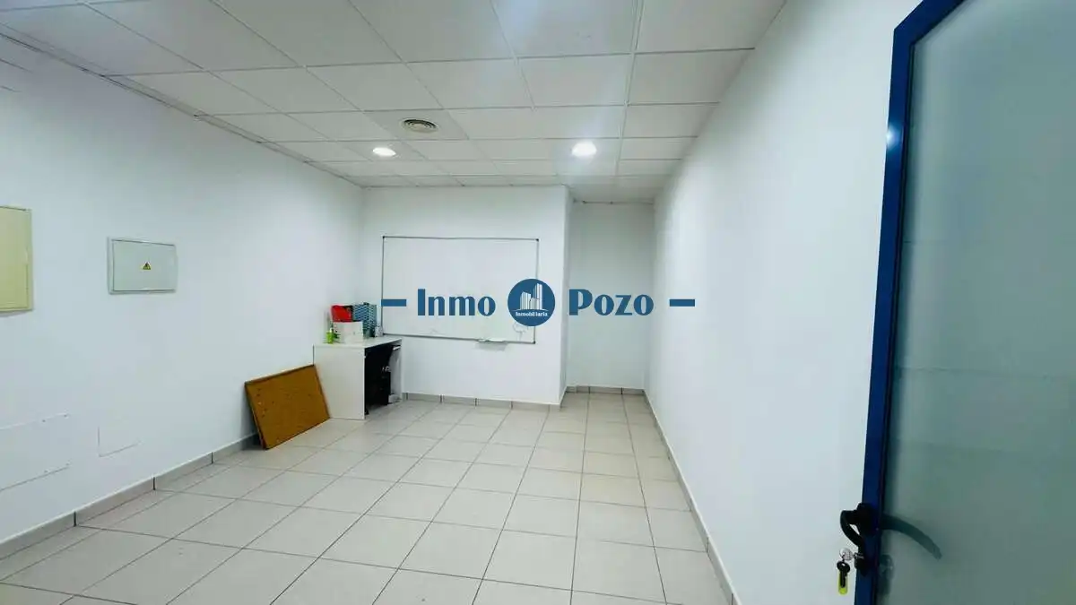 Büro zum Verkauf in Almendralejo