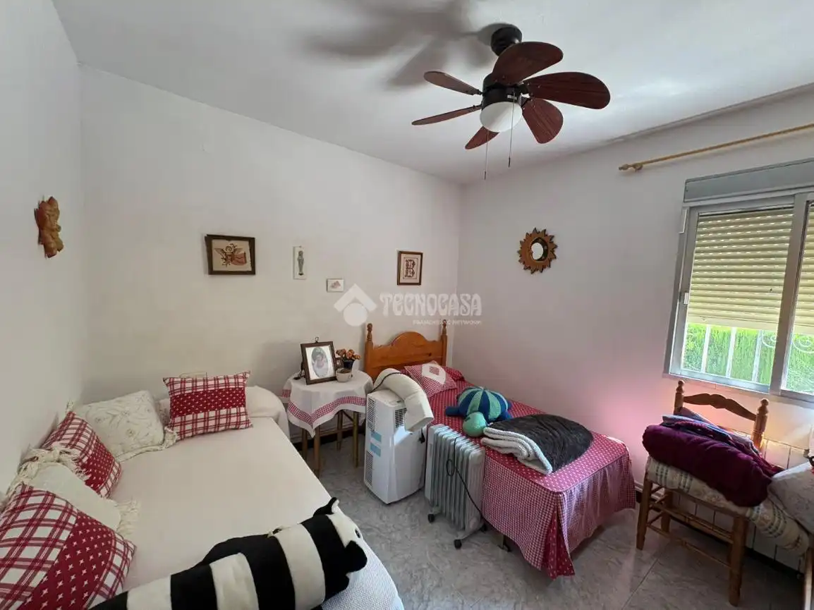 Dormitori de Casa o xalet en venda en Fuensanta de Martos amb Aire condicionat, Calefacció i Balcó