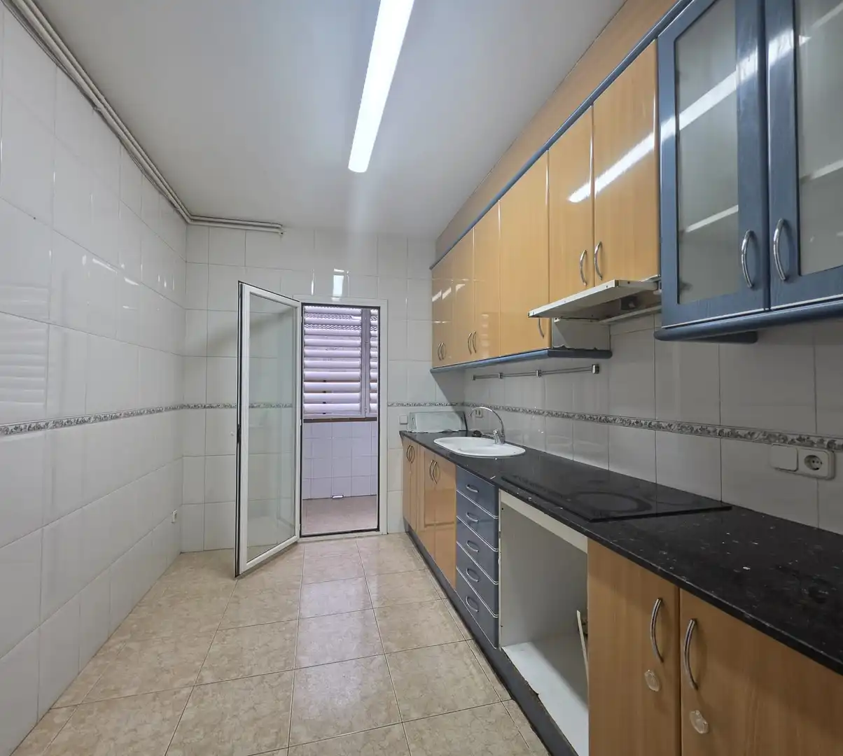 Cuina de Pis en venda en Llinars del Vallès amb Aire condicionat, Calefacció i Traster