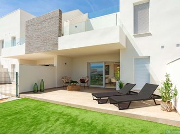 Casa amb piscina en venda a Algorfa