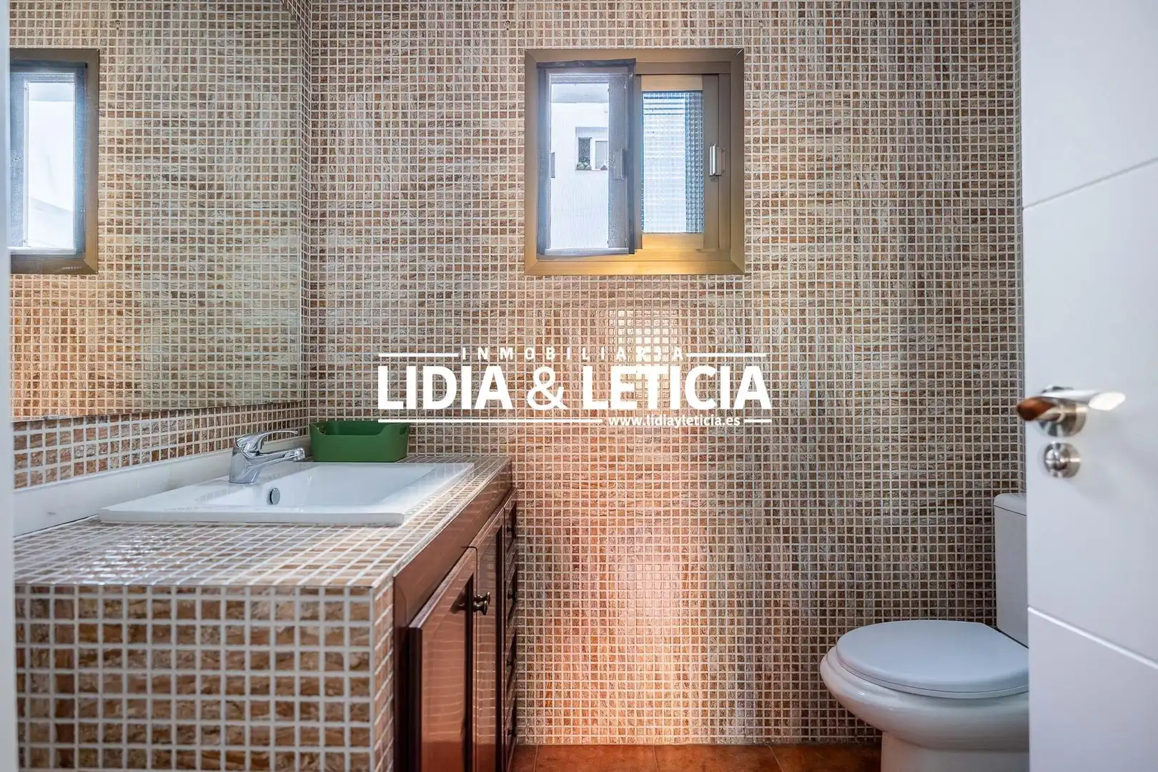 Badezimmer von Wohnung zur Miete in Alcalá de Guadaira mit Klimaanlage, Terrasse und Möbliert