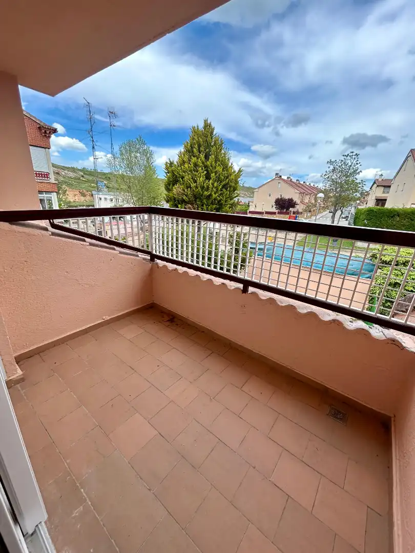 Terrassa de Casa adosada en venda en La Lastrilla  amb Calefacció, Jardí privat i Parquet