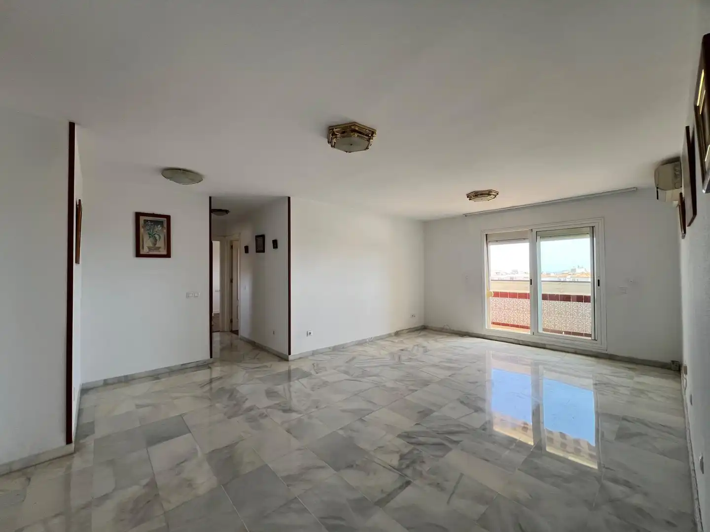 Wohnzimmer von Dachboden zum Verkauf in Torremolinos mit Klimaanlage, Heizung und Terrasse