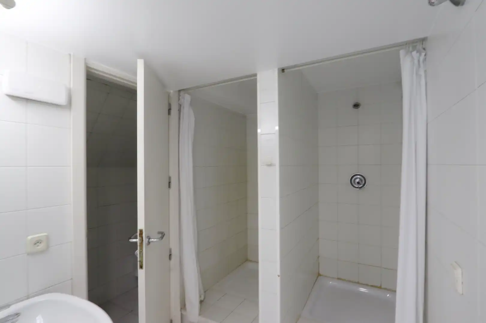 Bathroom of Flat for sale in Madrid  with Air Conditioner, Heating and Private garden