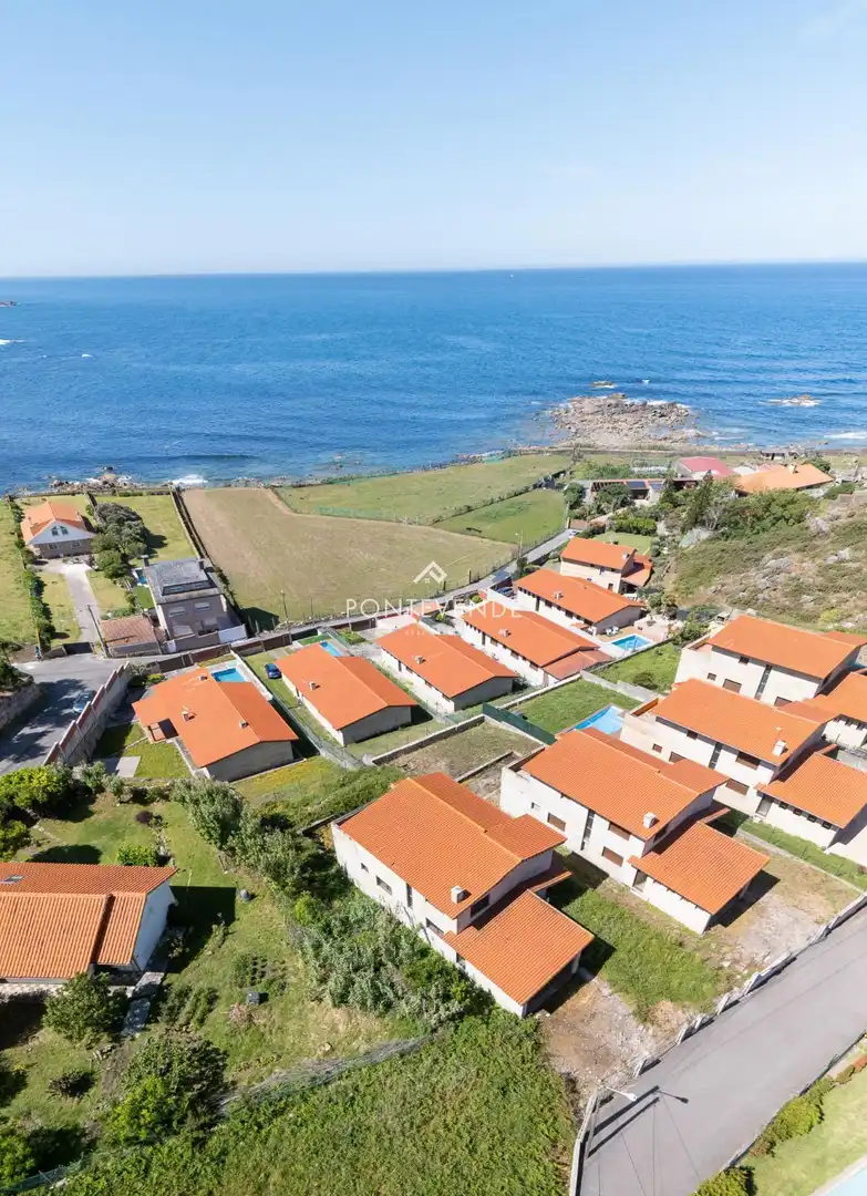 Vista exterior de Casa o xalet en venda en Baiona amb Terrassa i Traster