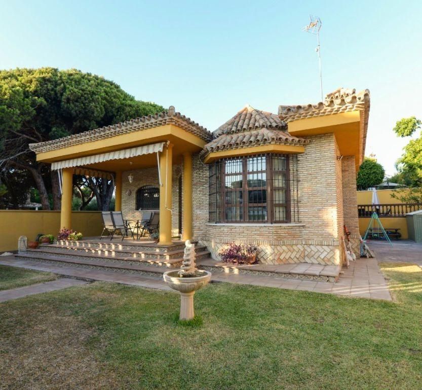Jardí de Casa o xalet en venda en Chiclana de la Frontera amb Calefacció, Jardí privat i Parquet