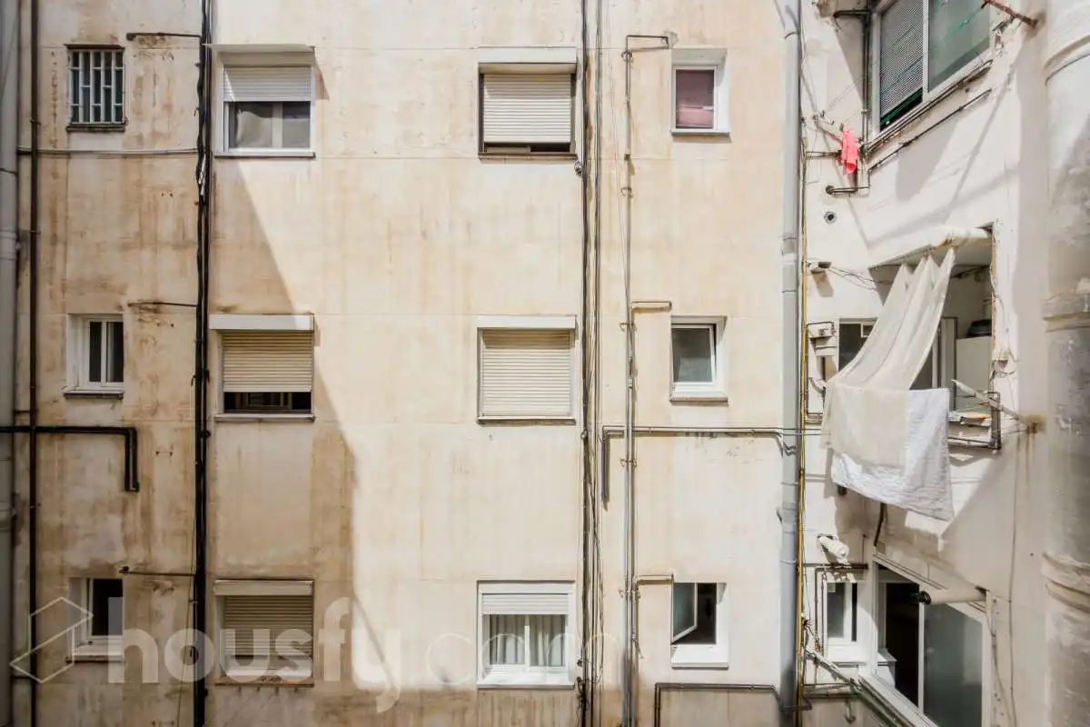 Vista exterior de Pis en venda en Barcelona amb Aire condicionat i Balcó