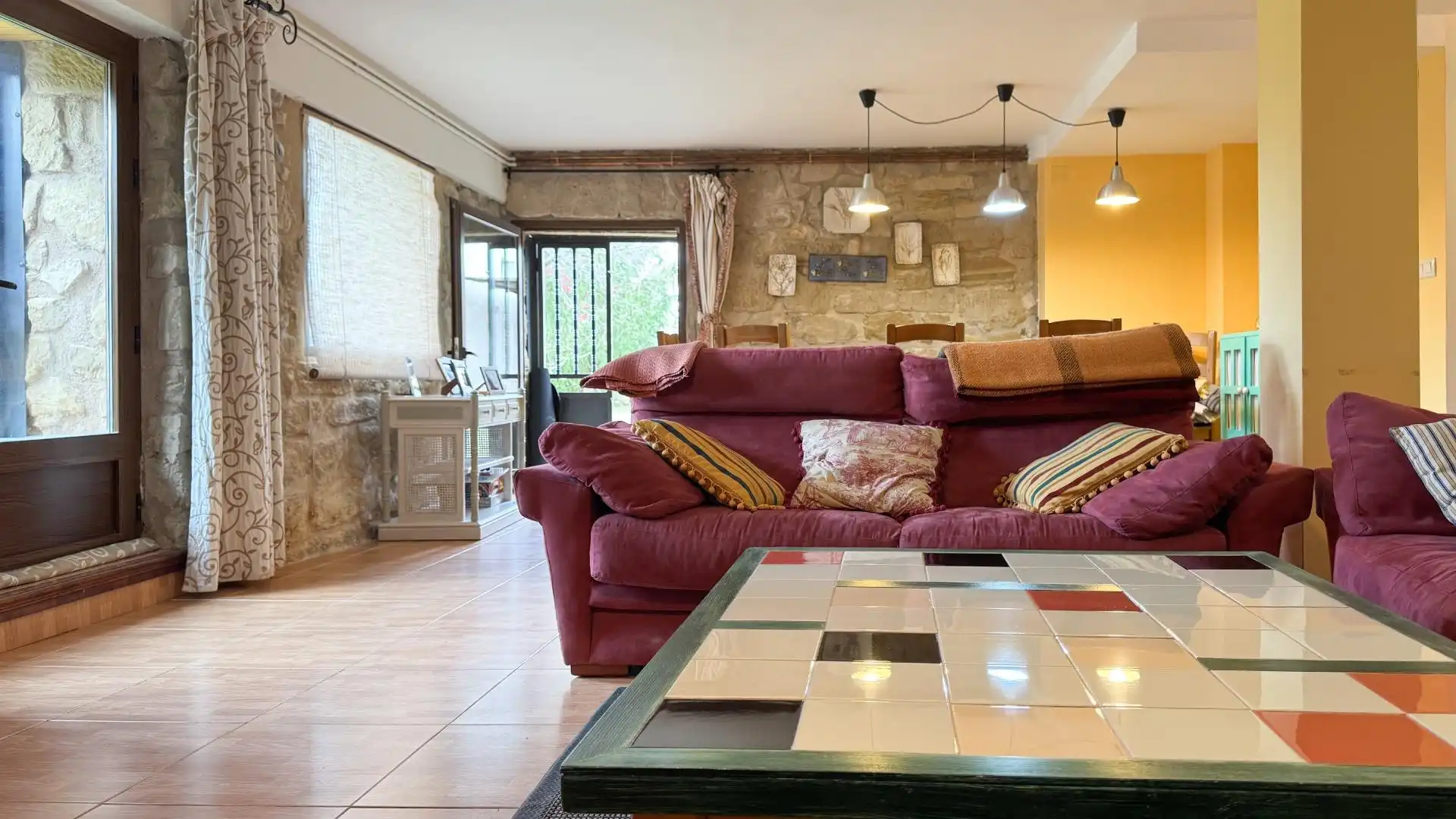 Sala de estar de Casa o chalet en venta en Baños de Rioja con Calefacción, Jardín privado y Terraza