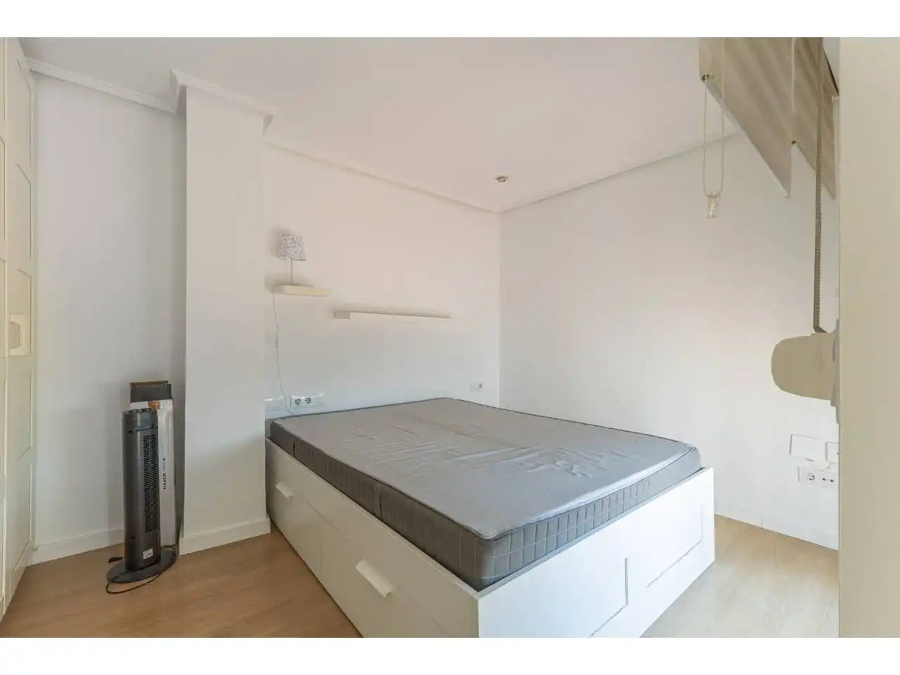 Bedroom of Attic for sale in Valencia  with Air Conditioner, Parquet flooring and Terrace