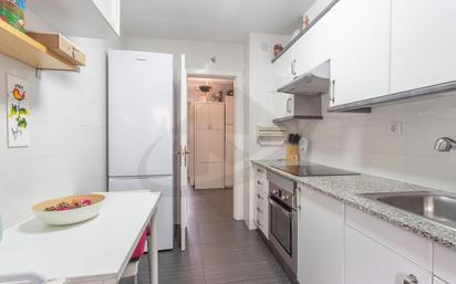 Kitchen of Flat for sale in Sabadell  with Air Conditioner, Terrace and Balcony