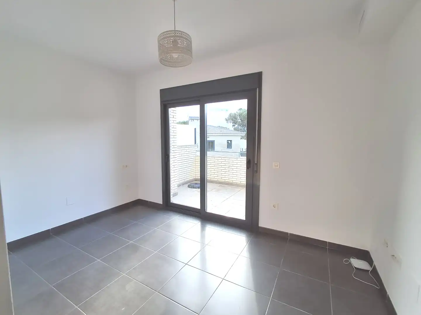 Habitación de Casa adosada en venta en Mont-roig del Camp con Aire acondicionado, Jardín privado y Terraza