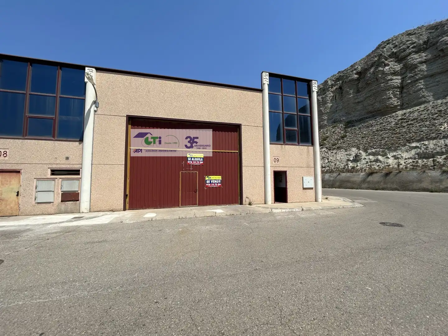 Vista exterior de Nave industrial en venta en Alfajarín