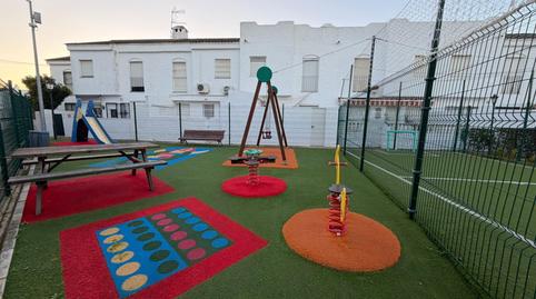 Foto 4 de Casa adosada en venda a Los Gallos, Chiclana de la Frontera