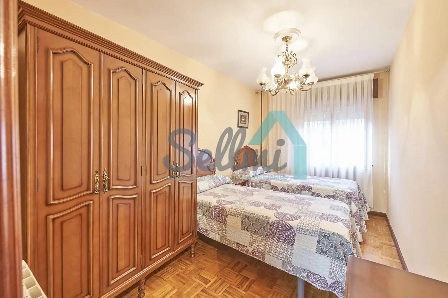 Schlafzimmer von Wohnung zum Verkauf in Aller mit Parkett, Abstellraum und Möbliert