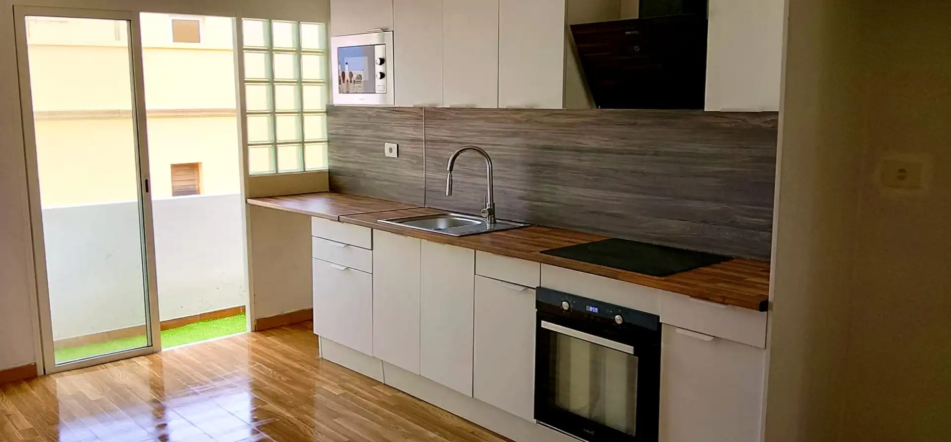 Cocina de Piso en venta en Arico con Horno, Microondas y Balcón