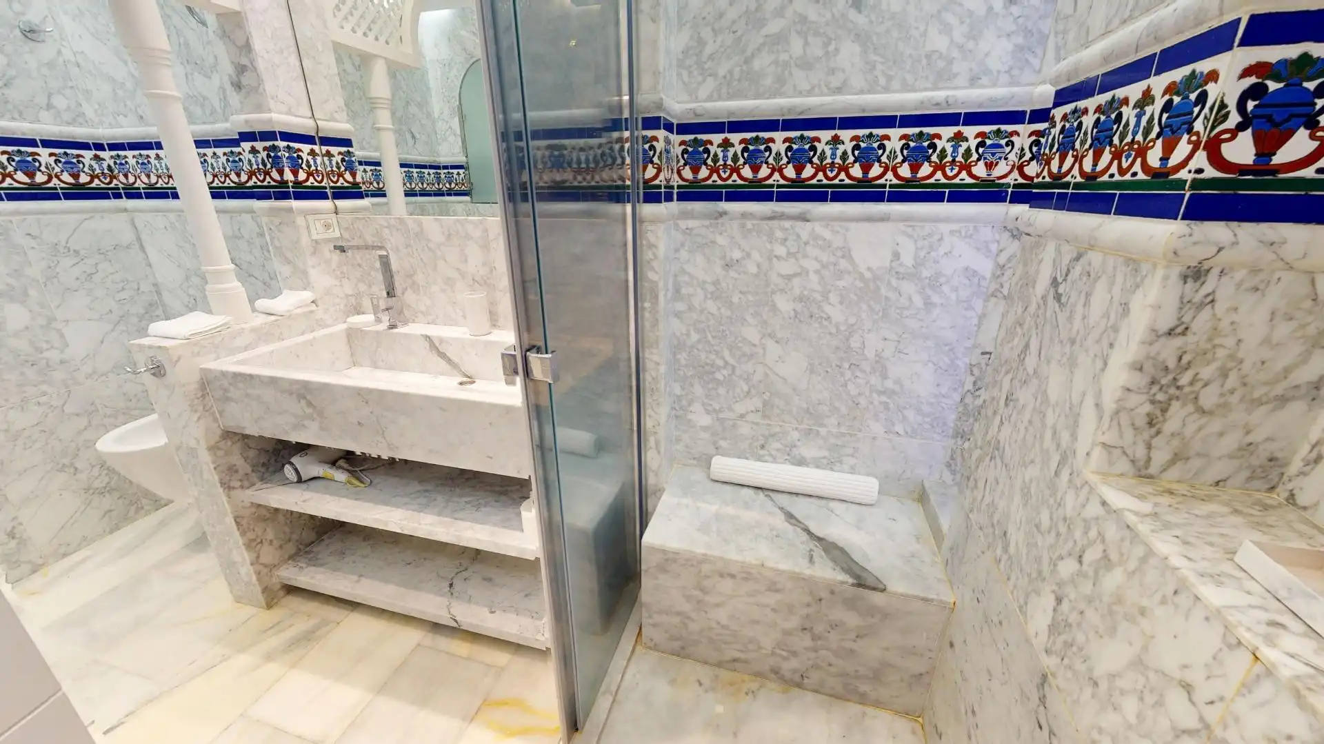 Bathroom of Flat for sale in Puerto de la Cruz
