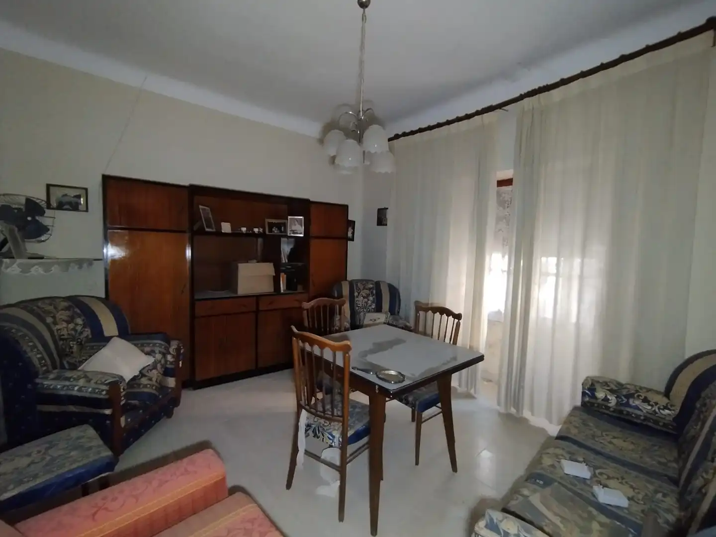 Sala d'estar de Casa adosada en venda en Tomelloso